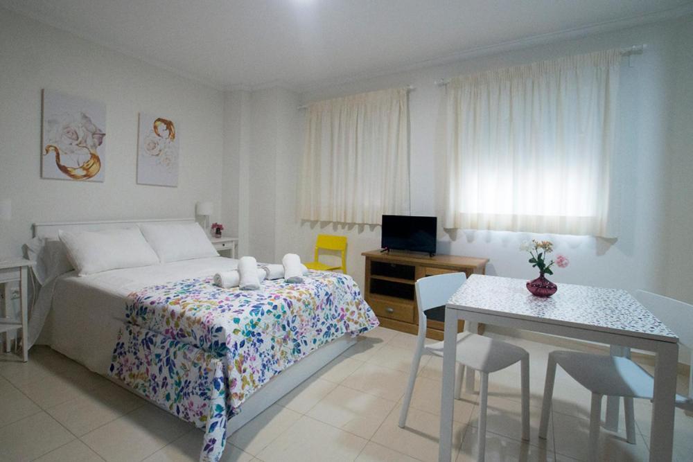 Apartamentos Amat - Only Adult - Playa El Bajondillo Torremolinos Eksteriør bilde
