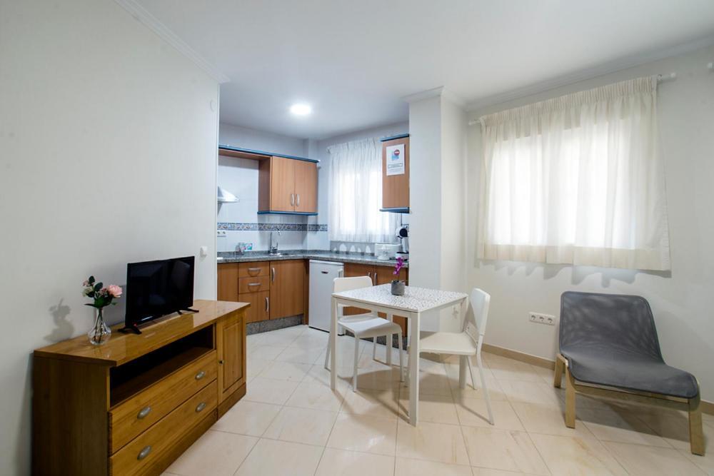 Apartamentos Amat - Only Adult - Playa El Bajondillo Torremolinos Eksteriør bilde