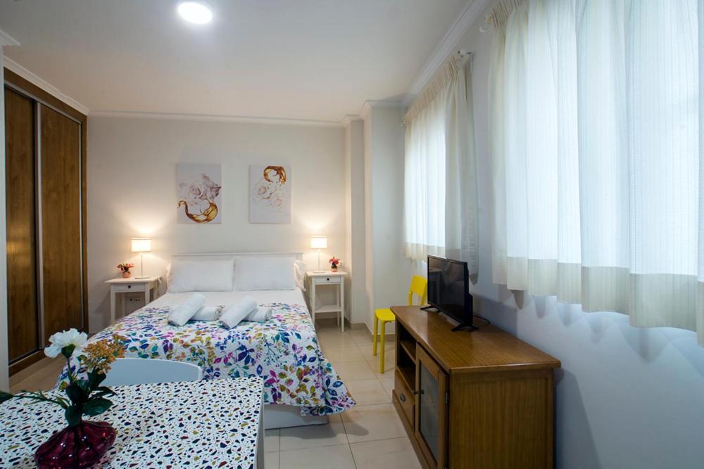 Apartamentos Amat - Only Adult - Playa El Bajondillo Torremolinos Eksteriør bilde