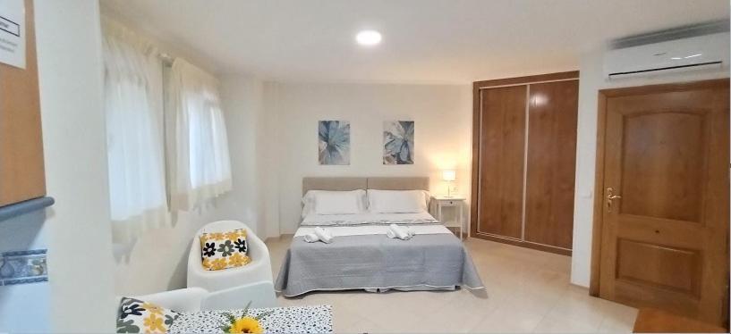Apartamentos Amat - Only Adult - Playa El Bajondillo Torremolinos Eksteriør bilde